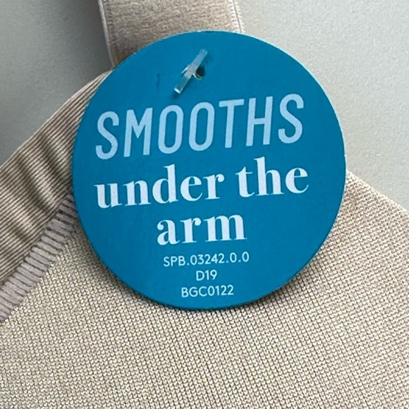 Vanity Fair Full Figure Wirefree Extended Side Back Smoother Bra - Nude - Picture 5 of 7